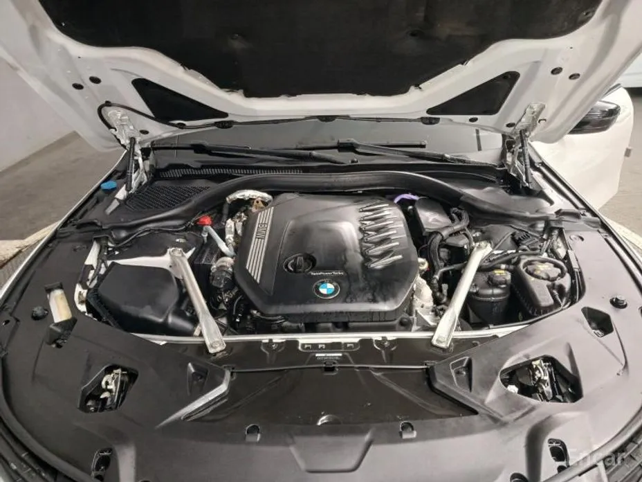 Фото 19 - BMW 8 Series