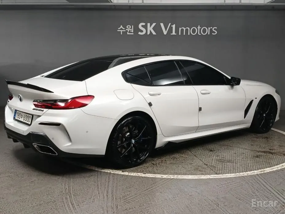 Фото 4 - BMW 8 Series