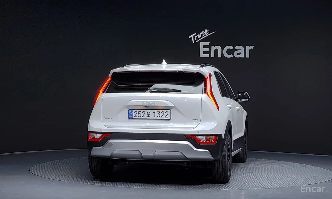 Фото 4 - Kia Niro