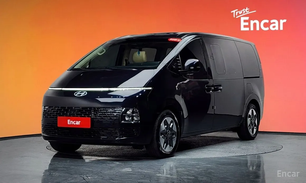 Фото 1 - Hyundai Staria