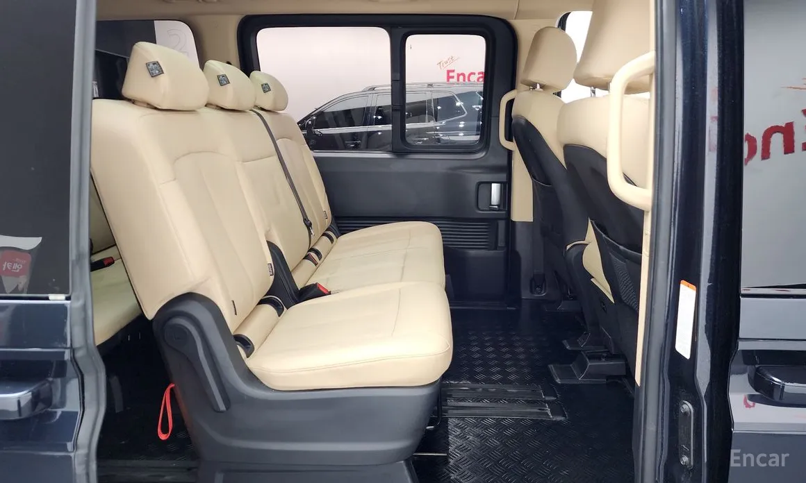 Фото 12 - Hyundai Staria