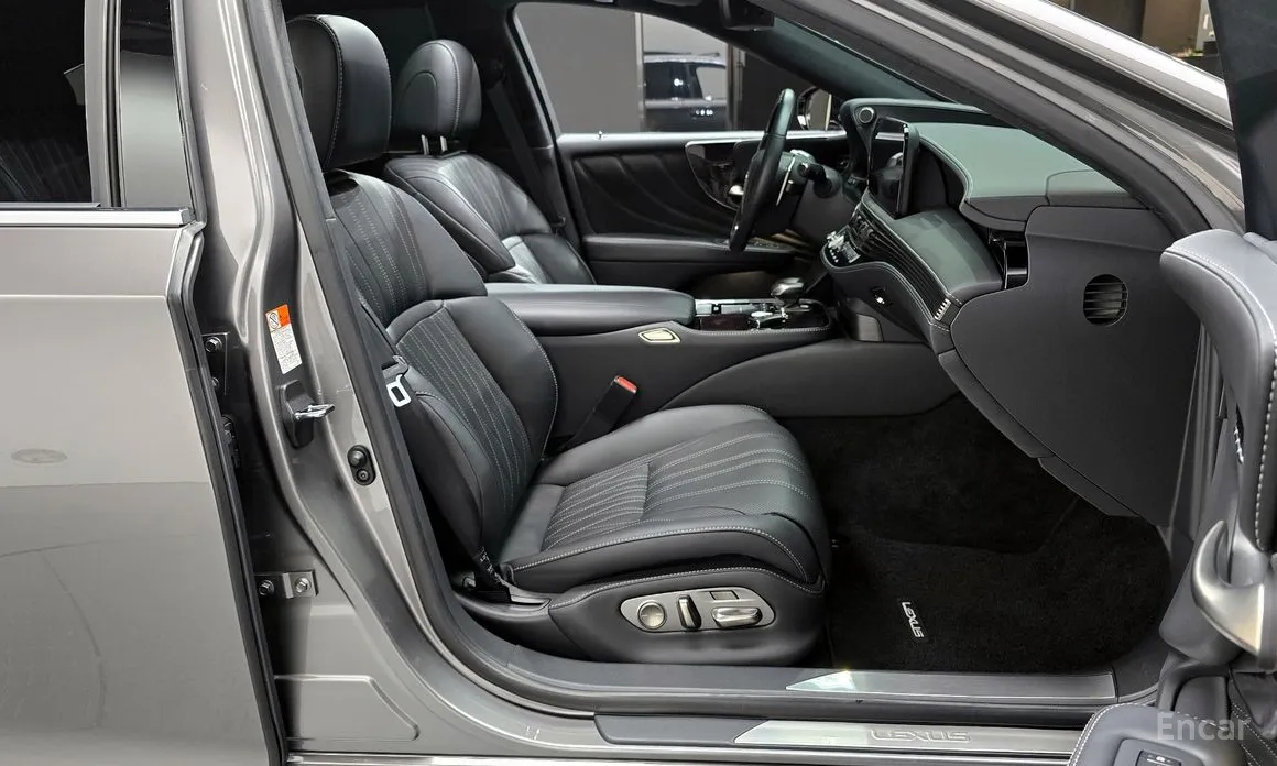 Фото 10 - Lexus LS