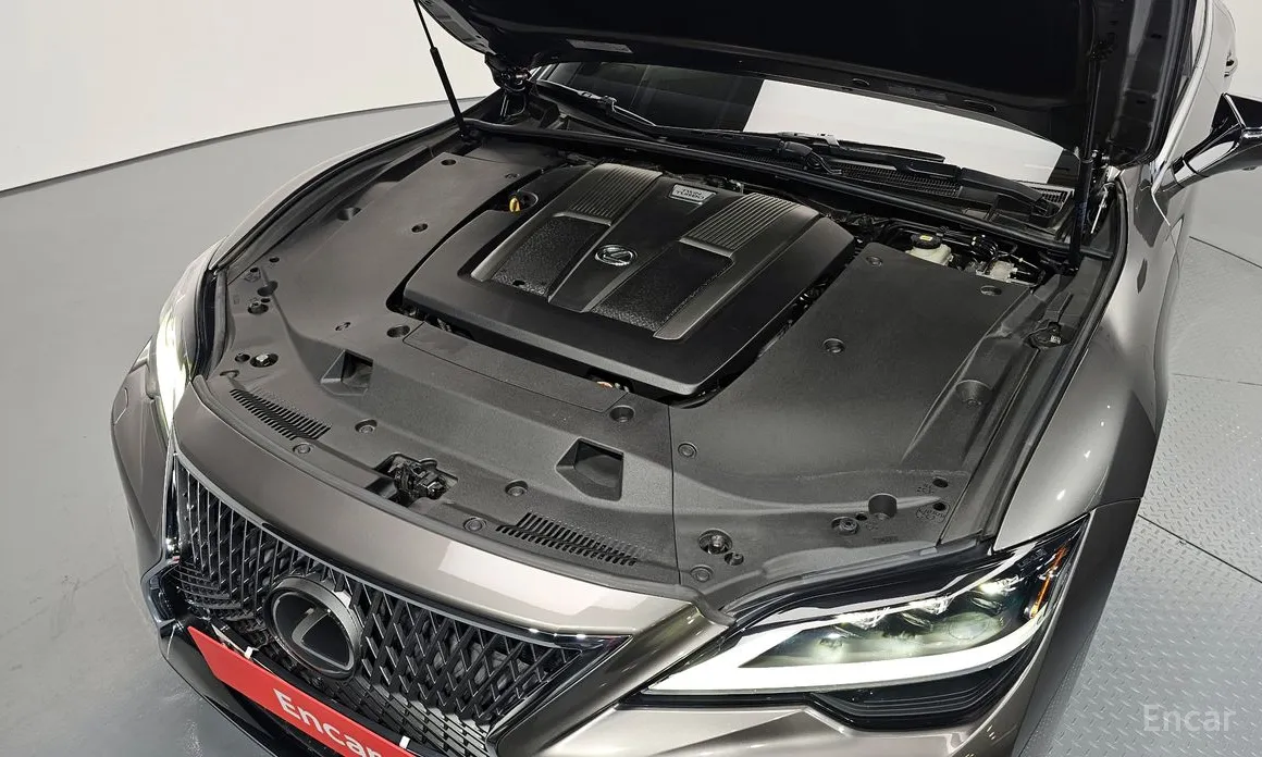 Фото 6 - Lexus LS