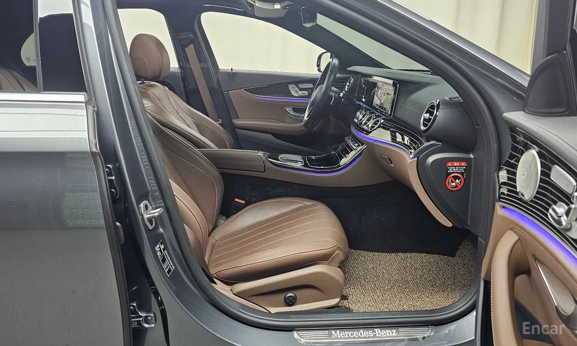 Фото 11 - Mercedes-Benz E-Class