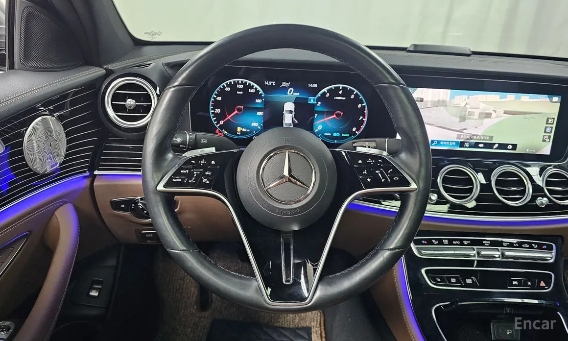 Фото 13 - Mercedes-Benz E-Class