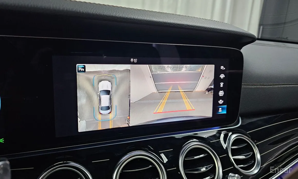 Фото 16 - Mercedes-Benz E-Class