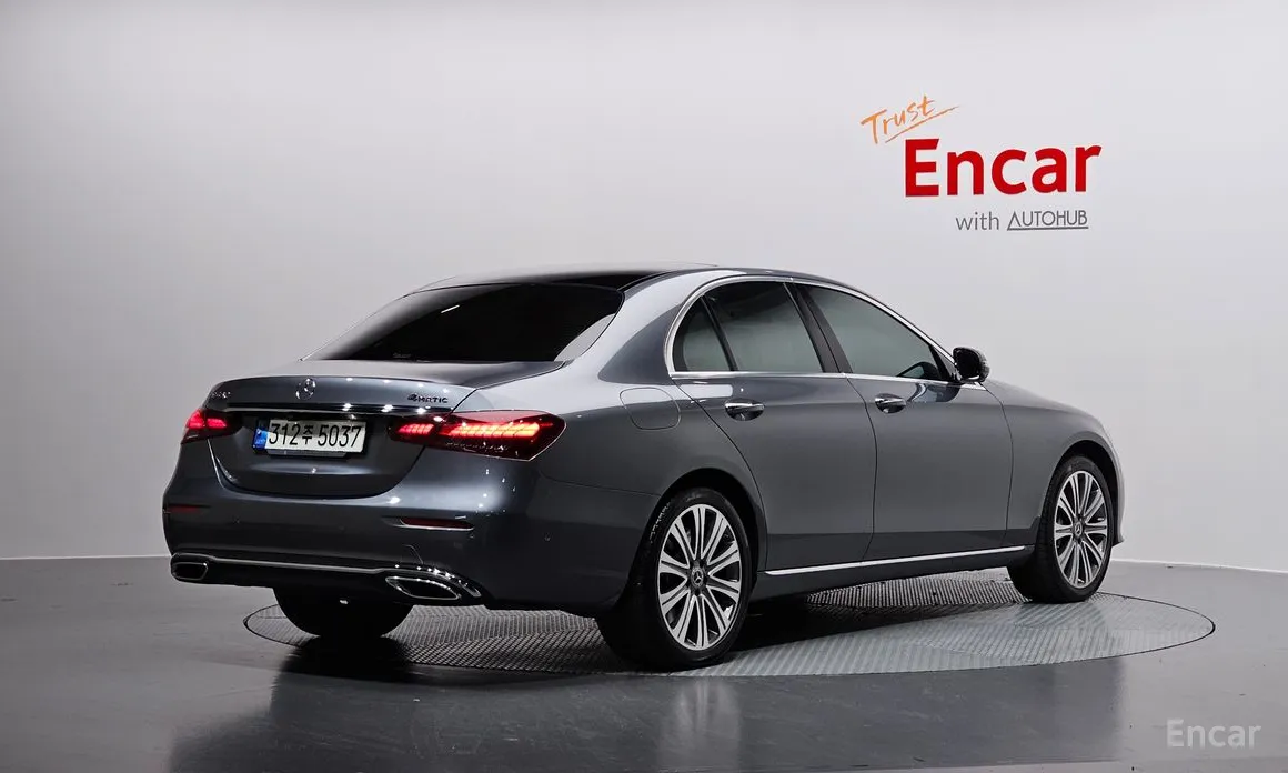 Фото 2 - Mercedes-Benz E-Class