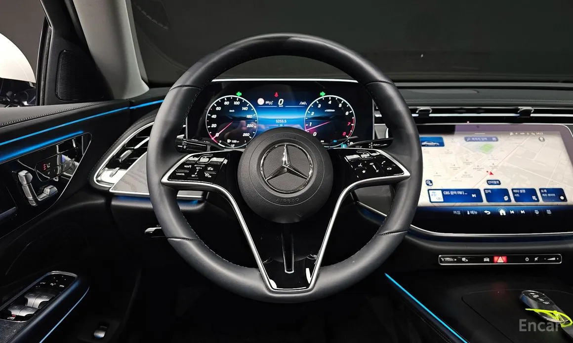 Фото 13 - Mercedes-Benz E-Class