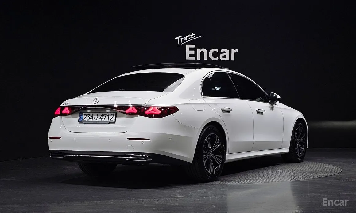 Фото 2 - Mercedes-Benz E-Class