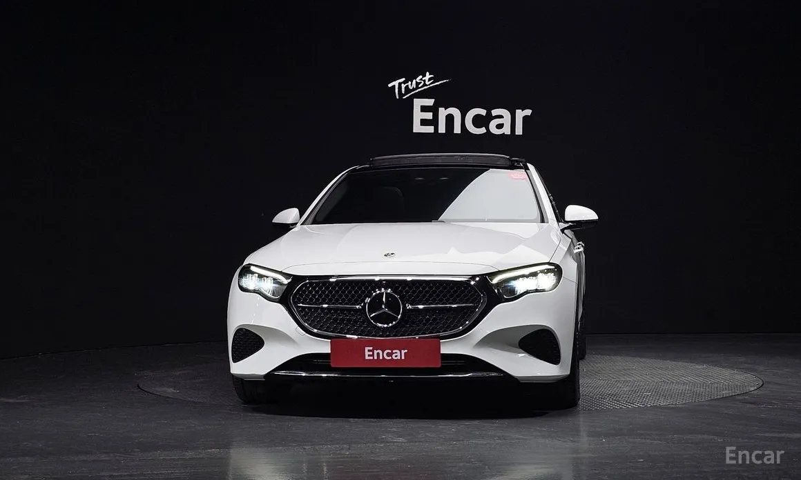 Фото 3 - Mercedes-Benz E-Class