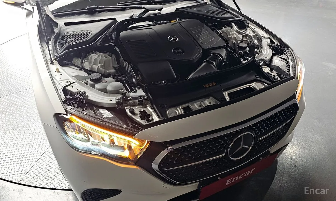 Фото 6 - Mercedes-Benz E-Class