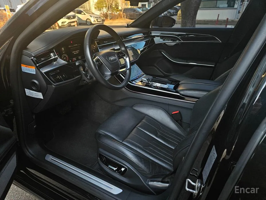 Фото 10 - Audi A8