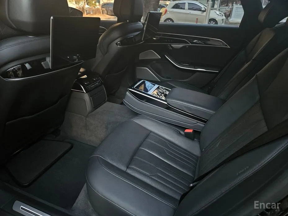 Фото 11 - Audi A8