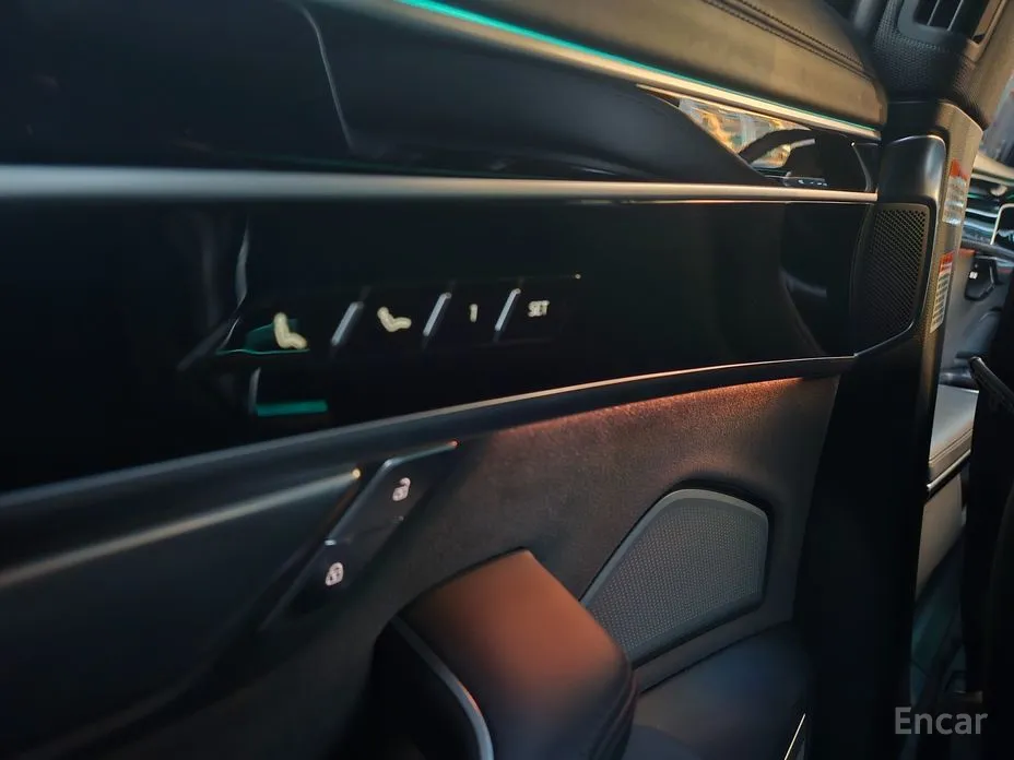 Фото 14 - Audi A8