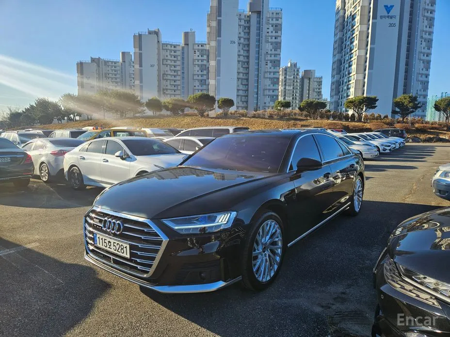 Фото 2 - Audi A8