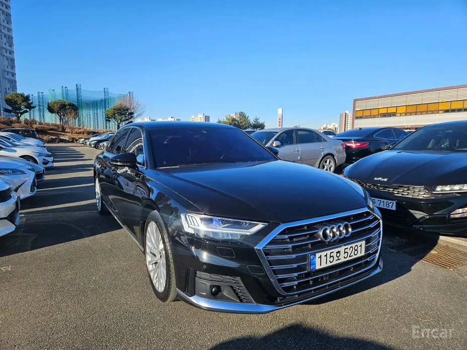 Фото 3 - Audi A8