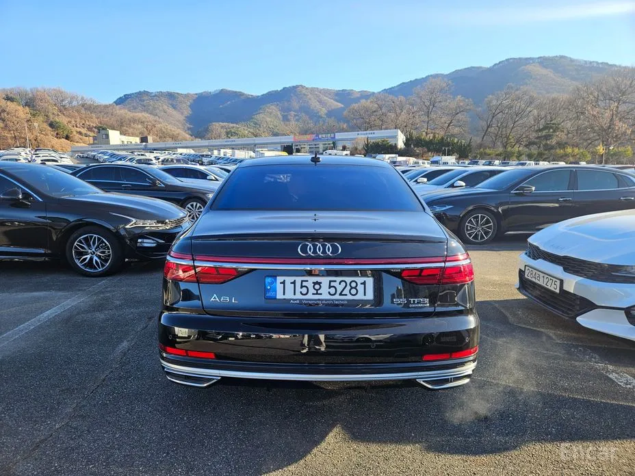 Фото 4 - Audi A8