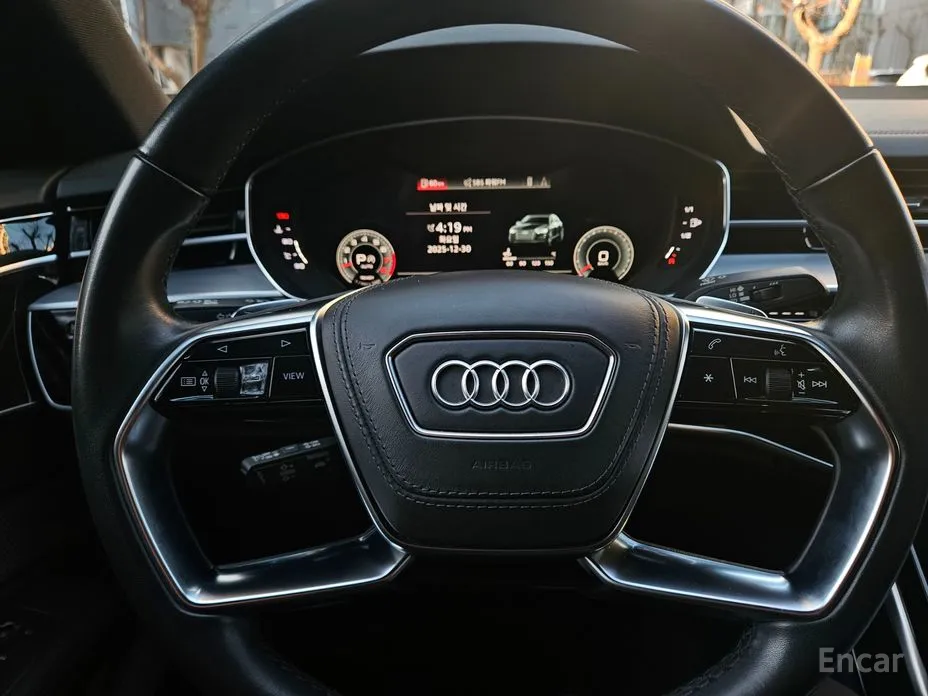 Фото 8 - Audi A8