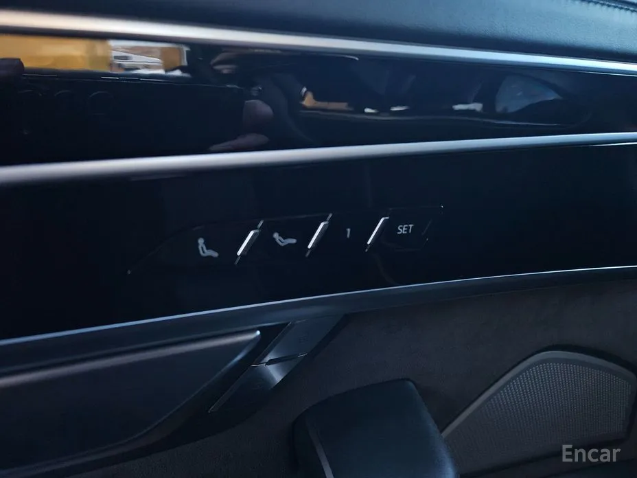 Фото 12 - Audi A8