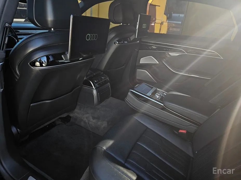 Фото 13 - Audi A8