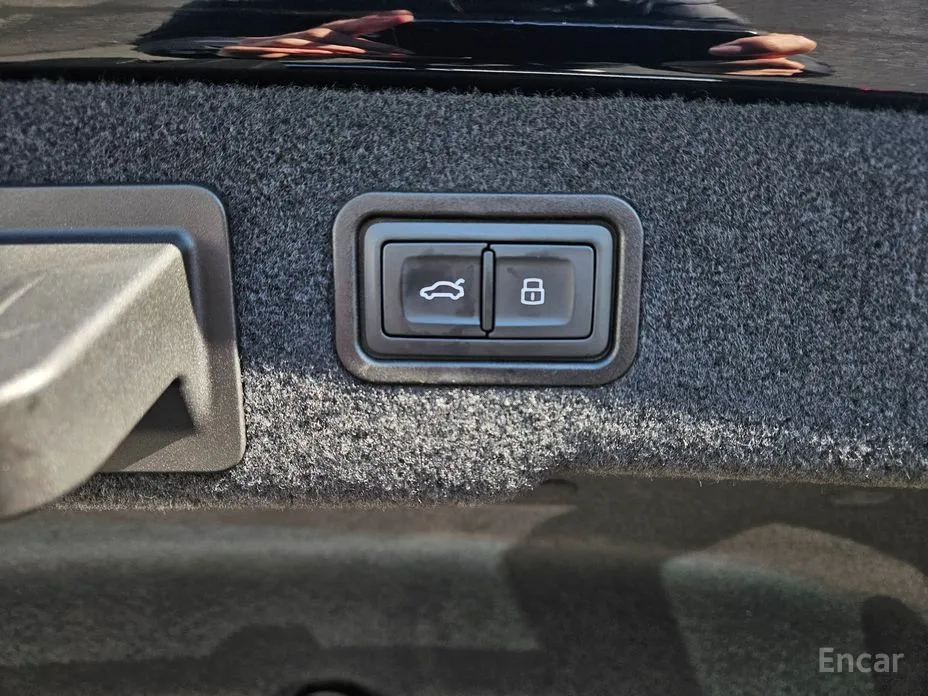 Фото 15 - Audi A8