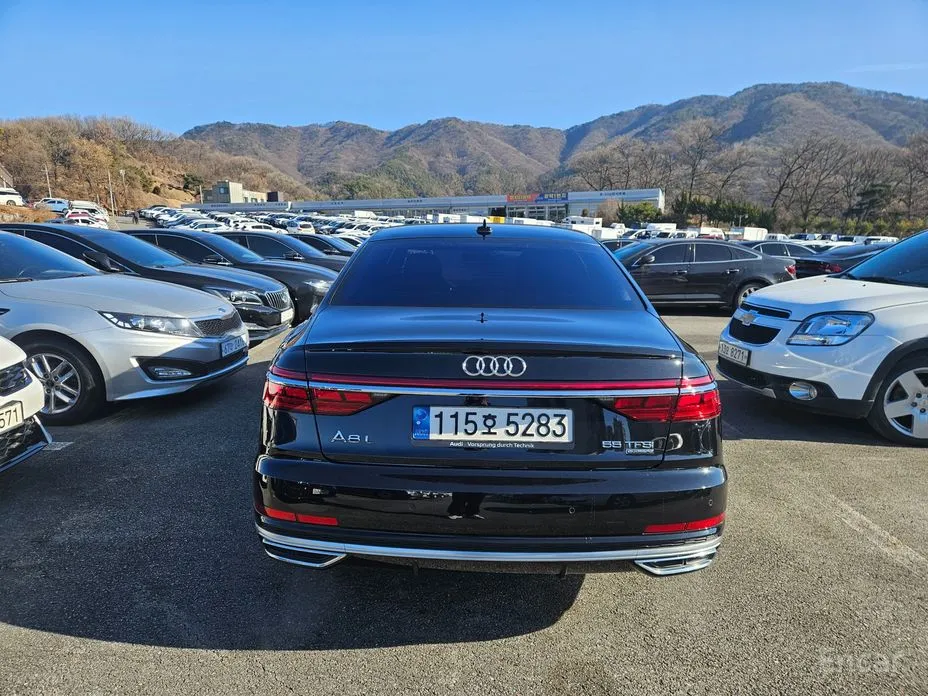 Фото 4 - Audi A8