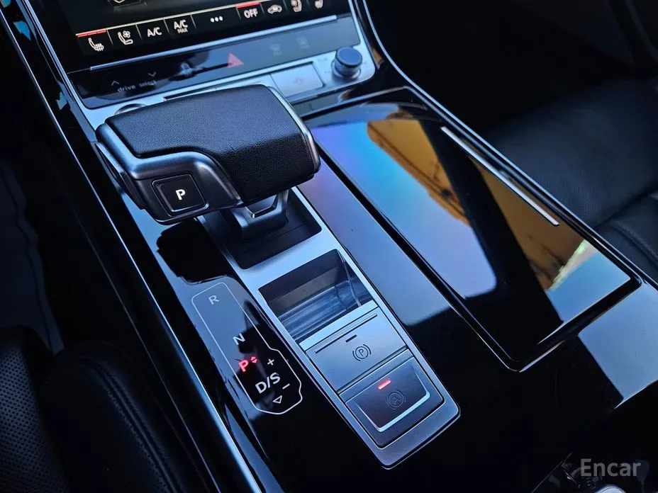 Фото 6 - Audi A8