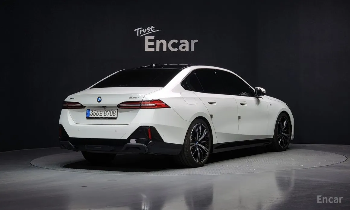 Фото 2 - BMW 5 Series