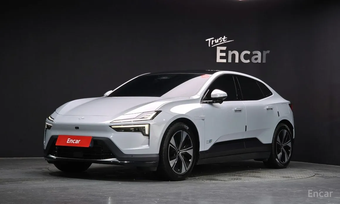 Фото 1 - Polestar 4