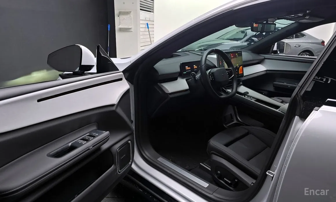 Фото 10 - Polestar 4