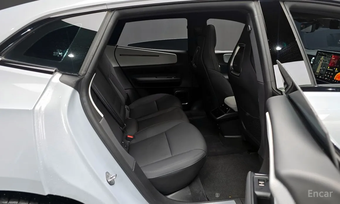 Фото 12 - Polestar 4