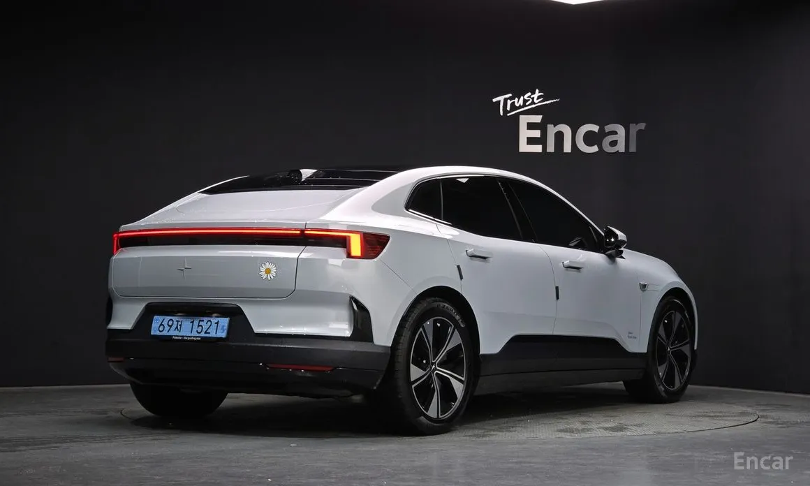 Фото 2 - Polestar 4