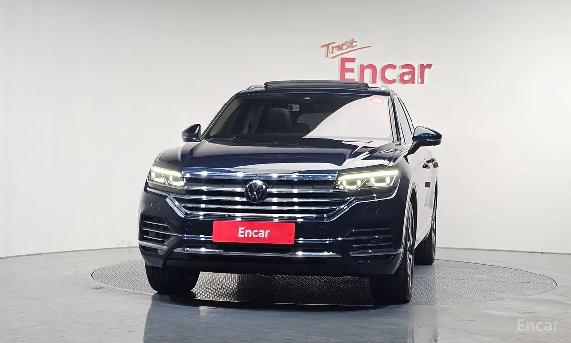 Фото 3 - Volkswagen Touareg