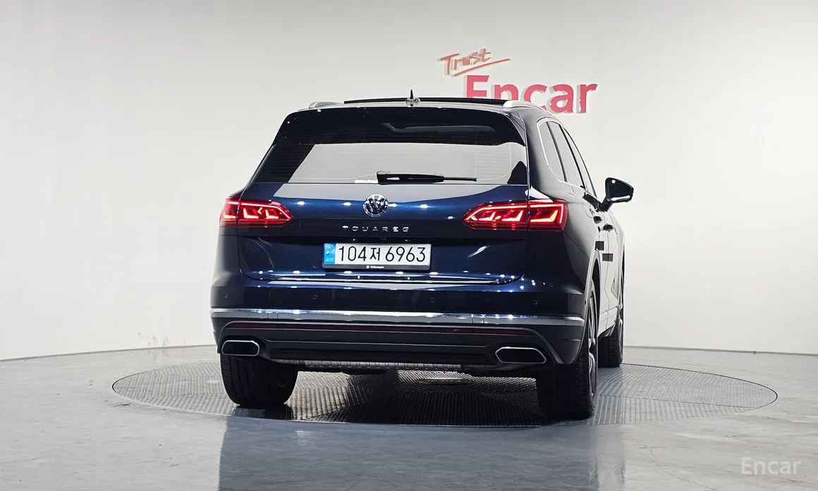 Фото 4 - Volkswagen Touareg