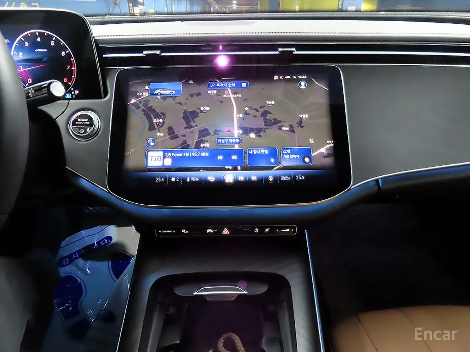 Фото 12 - Mercedes-Benz E-Class