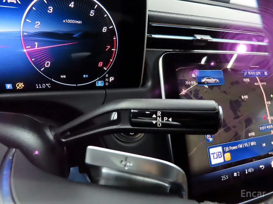 Фото 13 - Mercedes-Benz E-Class