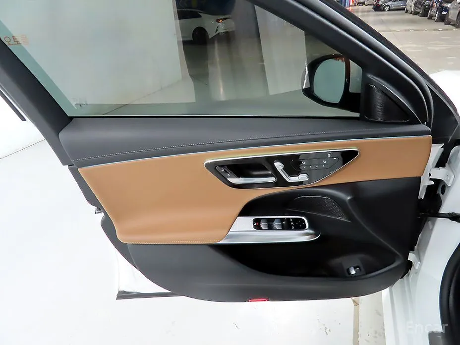 Фото 14 - Mercedes-Benz E-Class