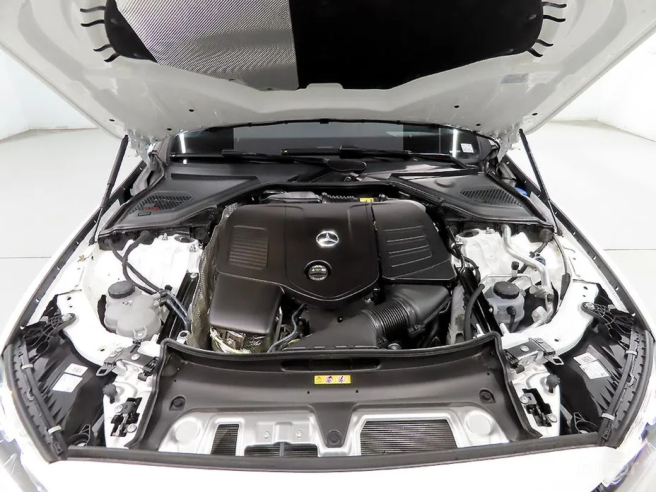 Фото 19 - Mercedes-Benz E-Class