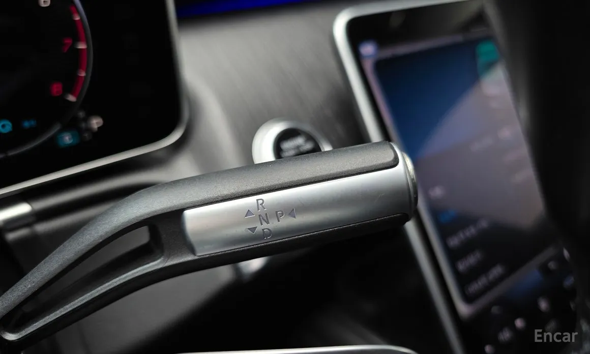 Фото 9 - Mercedes-Benz S-Class