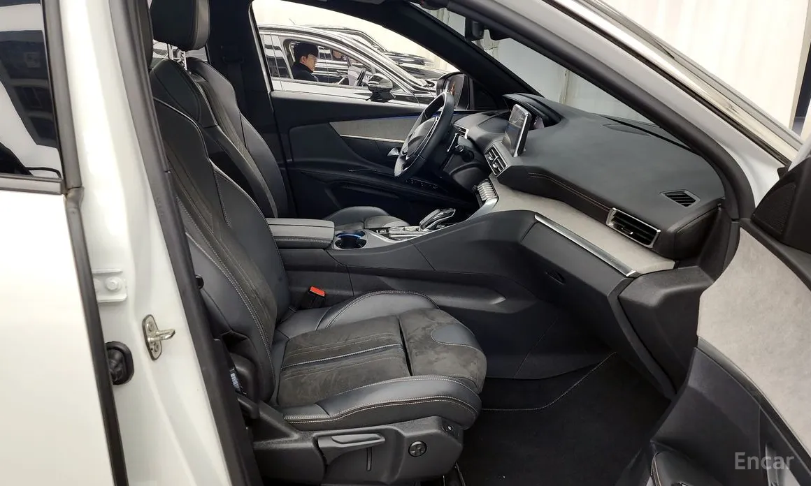 Фото 11 - Peugeot 3008