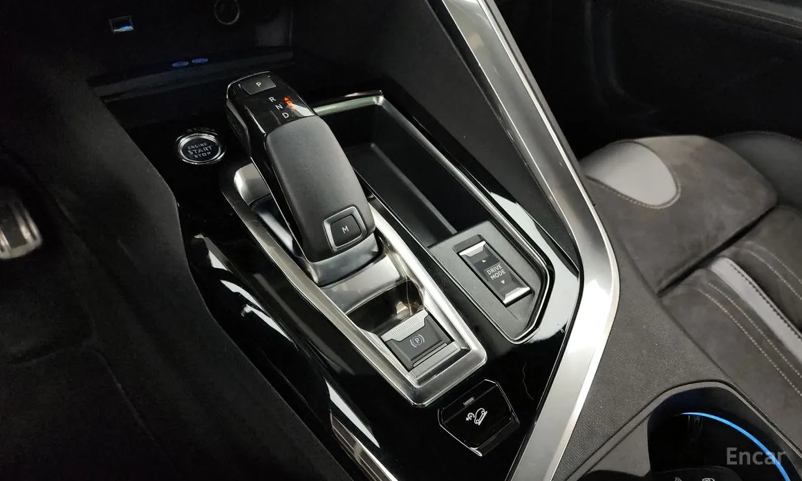 Фото 9 - Peugeot 3008