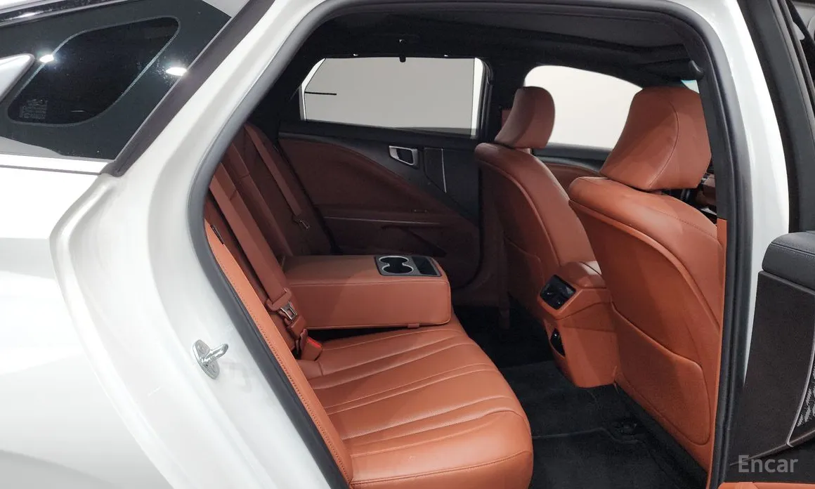 Фото 12 - Kia K8