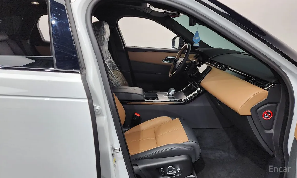 Фото 11 - Land Rover Range Rover Velar