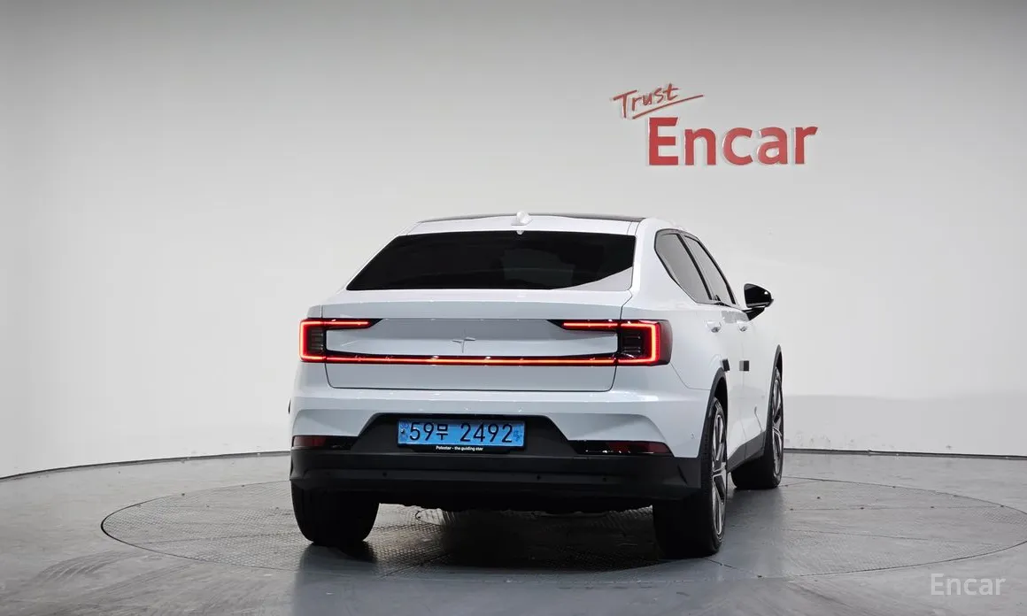 Фото 4 - Polestar 2