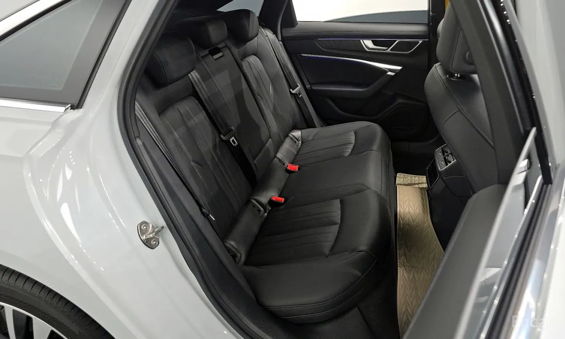 Фото 12 - Audi A6