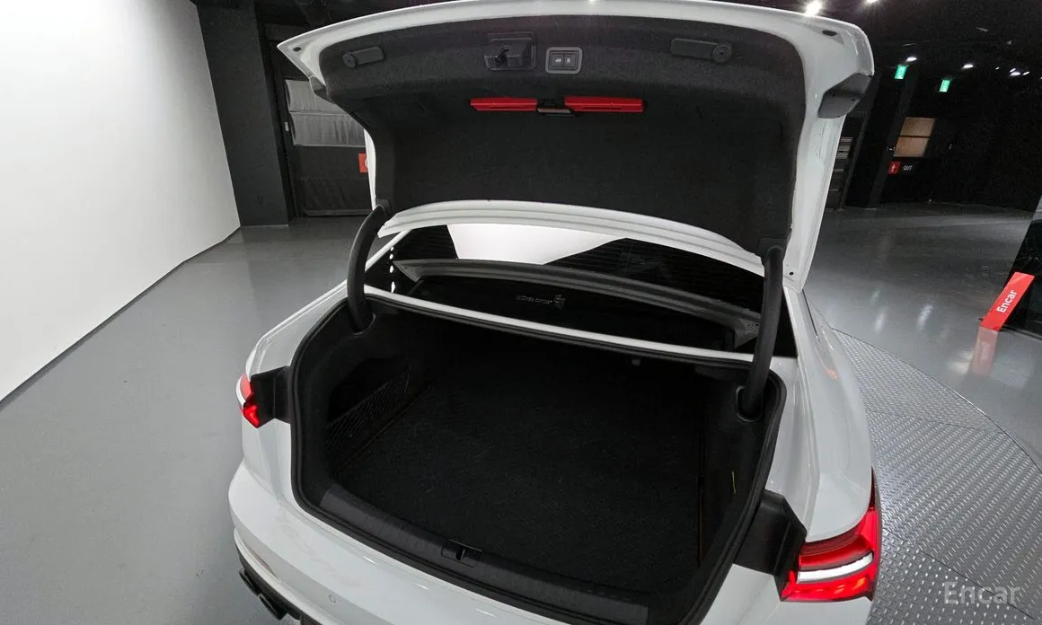 Фото 20 - Audi A6