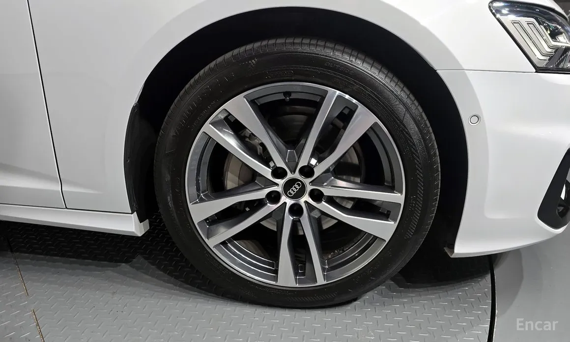 Фото 5 - Audi A6