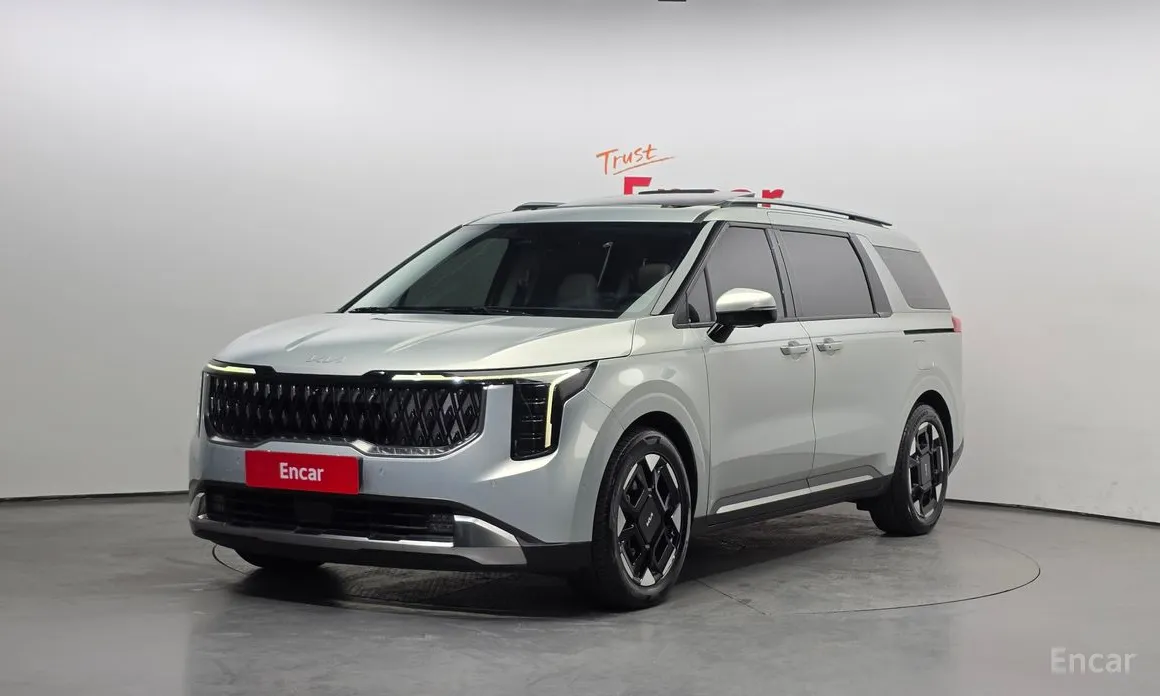 Фото 1 - Kia Carnival