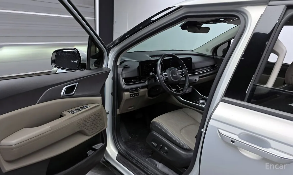 Фото 10 - Kia Carnival