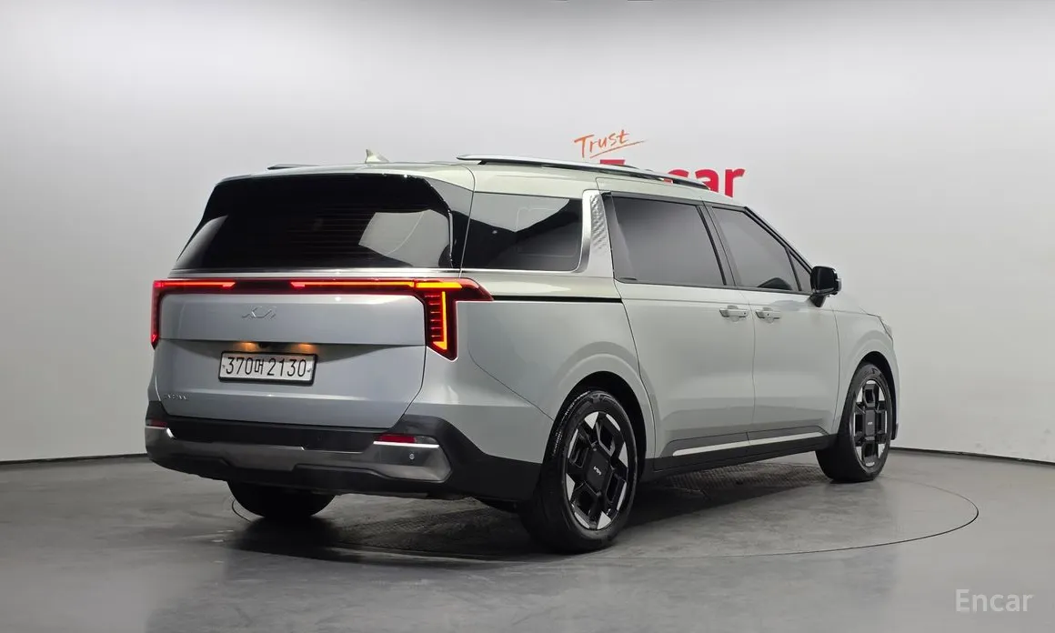 Фото 2 - Kia Carnival